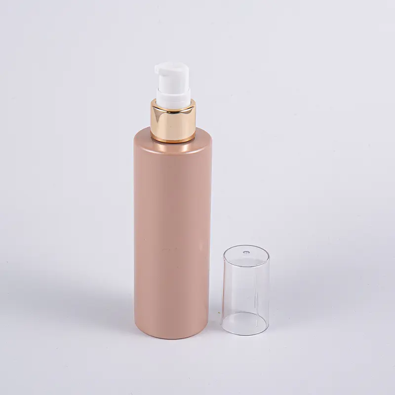 Für Kosmetika wird eine 120-ml-PET-Plastikflasche mit Sprühpumpe verwendet