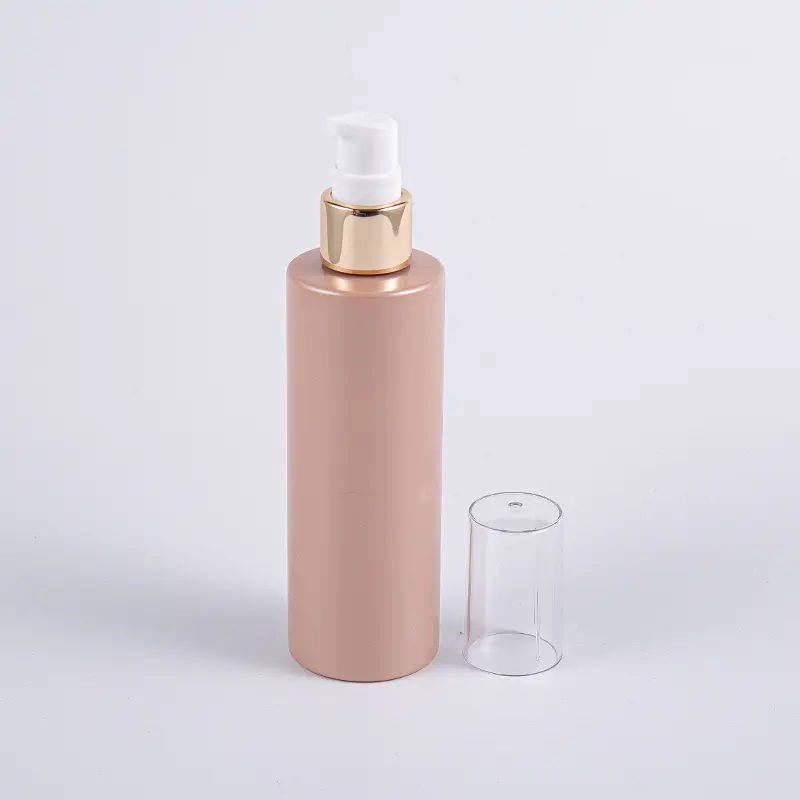 Für Kosmetika wird eine 120-ml-PET-Plastikflasche mit Sprühpumpe verwendet